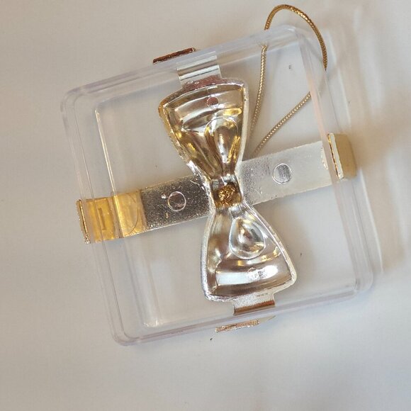 PRETTY Acrylic Present Box Presentation Box Ornament Gold Bow Clear Acrylic - Picture 6 of 9